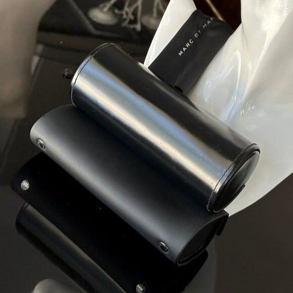 2x Marc by Marc Jacobs Glasses Cases Black Faux Patent Leather Sunglasses Case - Picture 9 of 12